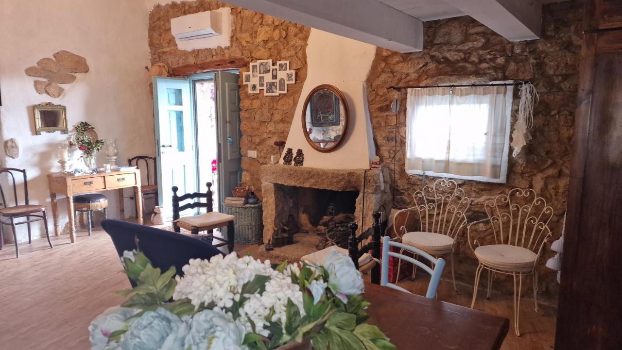 Vila Rifugio Monte Pino Telti Exteriér fotografie